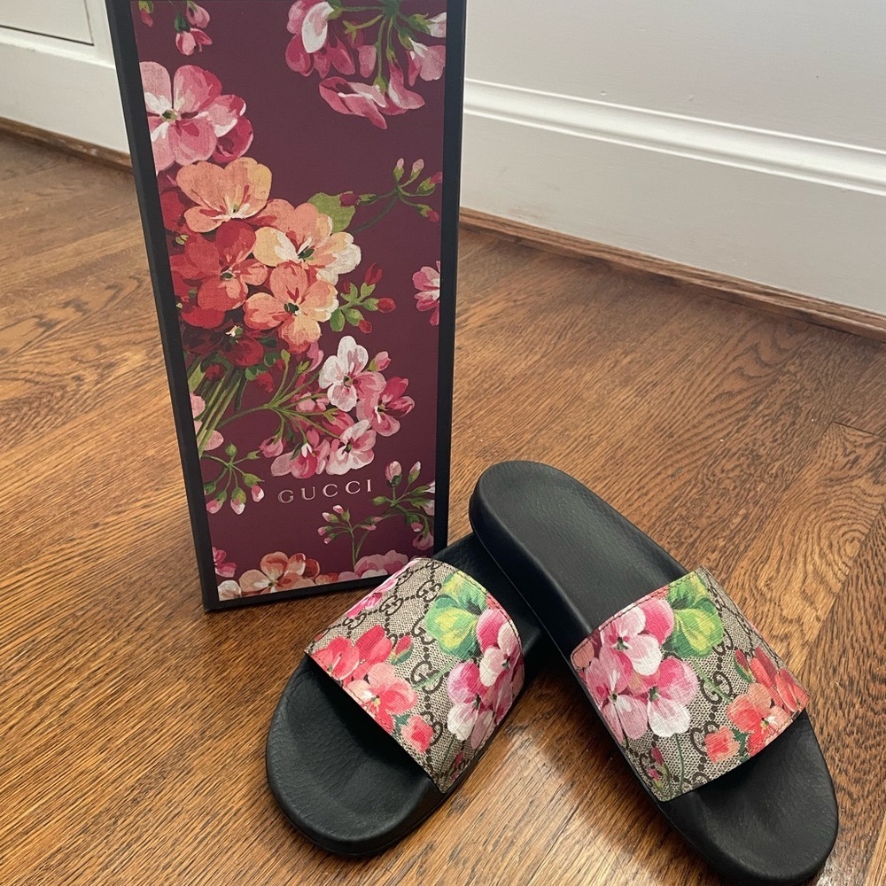 Gucci Floral Pool Slide Sandals - Women’s